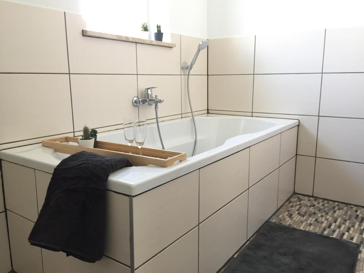 Ferienwohnung Am Bodensee- Zentrale Lage, Free Parking And Wifi, 109 M2, Privater Garten, 7 Gaeste, 2X Kingsize Boxspringbett, Familienfreundlich FDH Екстериор снимка